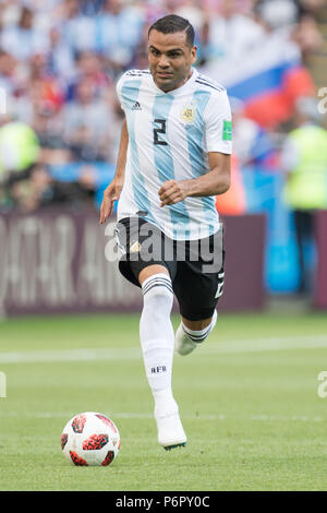 Kazan, Russland. 30th June, 2018. Gabriel MERCADO (ARG) with Ball, Individual Action with Ball, Action, Full Figure, Portrait, France (FRA) - Argentina (ARG) 4: 3, Round of 16, Game 50, on 30.06.2018 in Kazan; Football World Cup 2018 in Russia from 14.06. - 15.07.2018. | usage worldwide Credit: dpa/Alamy Live News Stock Photo