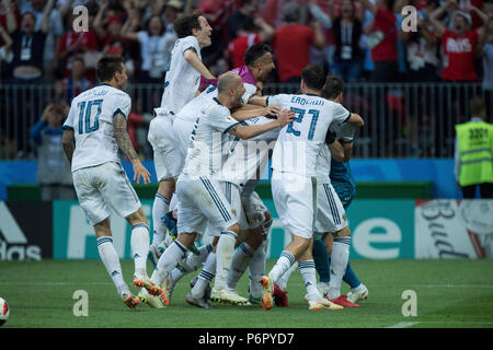Moscow, Russland. 01st July, 2018. jubilation grape of the Russian players after winning the penalty shootout, jubilation, cheering, cheering, joy, cheers, celebrate, final jubilation, full figure, Spain (ESP) - Russia (RUS) 3: 4 iE, round of 16, game 51, on 01.07.2018 in Moscow; Football World Cup 2018 in Russia from 14.06. - 15.07.2018. | usage worldwide Credit: dpa/Alamy Live News Stock Photo