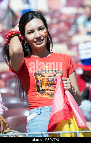 Moscow, Russland. 01st July, 2018. Female Spanish fan, half figure, half figure, portrait format, Spain (ESP) - Russia (RUS) 3: 4 iE, Round of 16, Game 51, on 01.07.2018 in Moscow; Football World Cup 2018 in Russia from 14.06. - 15.07.2018. | usage worldwide Credit: dpa/Alamy Live News Stock Photo