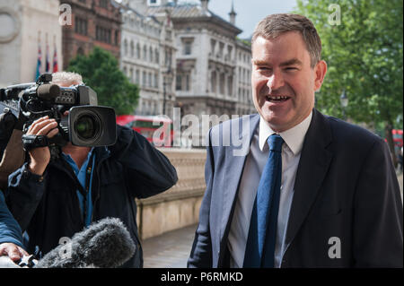 Whitehall, London, UK. 27th June 2016. David Gauke MP, Financial Secretary to the Treasury, arrives at Downing Street. Stock Photo