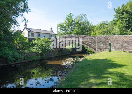 Dunsop Bridge, the river Dunsop flows through the village Stock Photo