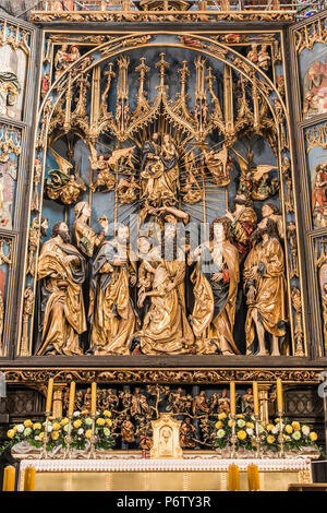 KRAKOW, POLAND - OKTOBER 30, 2015: The Altarpiece of Veit Stoss, also St. Mary's Altar (Ołtarz Mariacki), is the largest Gothic altarpiece in the Worl Stock Photo