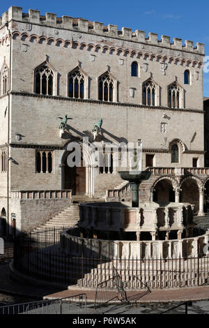 am Morgen,Fontana Maggiore,Palazzo dei Priori - Facciata,Perugia,Umbrien,Italien,Europa Stock Photo