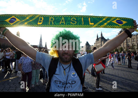 Moscow, Russian. 03rd July, 2018. 02.07.2018. Moscow, Russian: Brazil fans in Kremlin square of Moscow during Fifa World Cup time in Russia 2018. Credit: Independent Photo Agency/Alamy Live News Stock Photo