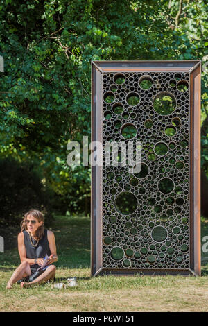 London, UK. 3rd July 2018. Virginia Overton, Untitled, 2018 - Frieze Sculpture, one of the largest outdoor exhibitions in London, including work by 25 international artists from across five continents in Regent’s Park from 4th July - 7th October 2018. Credit: Guy Bell/Alamy Live News Stock Photo