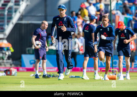 Manchester, UK. 3rd July 2018. Joe Root of England warms up during the 1st International T20 match between England and India at Old Trafford, Manchester, England on 3 July 2018. Photo by Brandon Griffiths. Credit: Brandon Griffiths/Alamy Live News Stock Photo