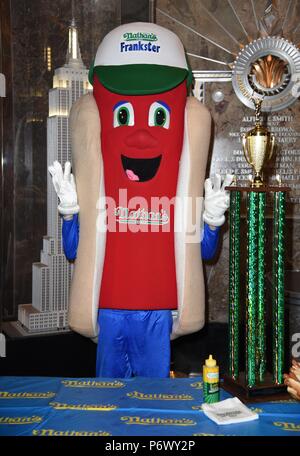 New York, NY, USA. 3rd July, 2018. Nathan's Frankster in attendance for Nathan's Famous Interantional 4th of July Hot Dog-Eating Contest Weigh-In Ceremony, Empire State Building, 80th Floor, New York, NY July 3, 2018. Credit: Derek Storm/Everett Collection/Alamy Live News Stock Photo