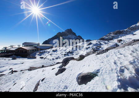 Jade Dragon Snow Mountain (Yulong Xueshan), Lijiang, Yunnan, China Stock Photo