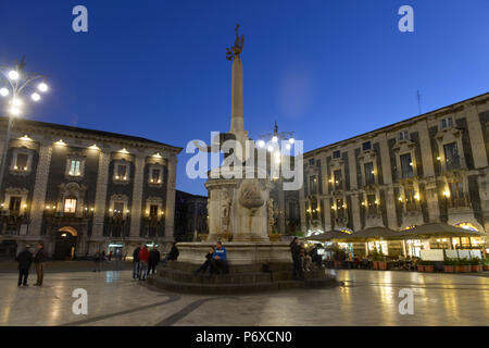 Elefantenbrunnen, Piazza Duomo, Catania, Sizilien, Italien Stock Photo
