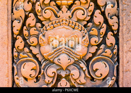 Stone carvings at Prasat Banteay Srei temple ruins, UNESCO World Heritage Site, Siem Reap Province, Cambodia Stock Photo