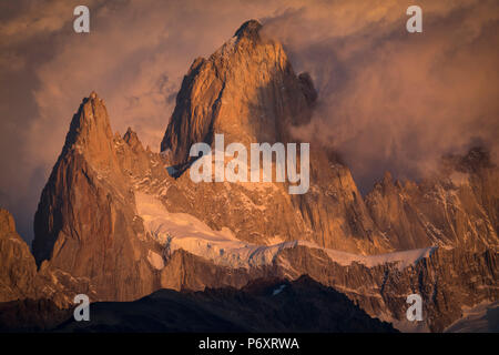 South America, Patagonia, Argentina, El Chalten, Mount Fitz Roy in Los Glaciares National Park Stock Photo