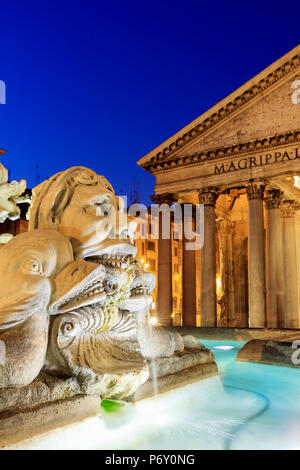 Italy, Rome, Pantheon and Piazza della Rotonda Fountain by night Stock Photo