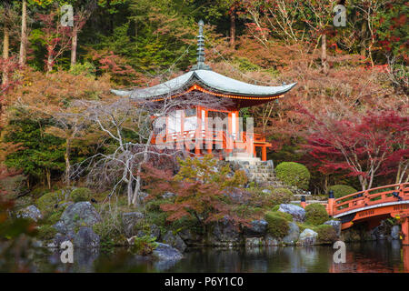 Japan, Kyoto, Daigoji Temple, Bentendo Hall and bridge Stock Photo