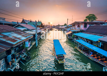 Amphawa floating market, Samut Songkhram, Bangkok, Thailand. Stock Photo