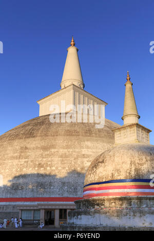 Sri Lanka, Anuradhapura (Unesco Site), Ruwanwelisaya (Ruwanweli Maha Seya) Stupa also called the Great Stupa Stock Photo