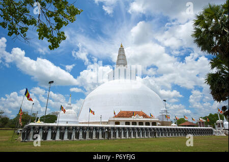 Ruvanvelisaya Dagoba, Anuradhapura, (UNESCO World Heritage Site), North Central Province, Sri Lanka Stock Photo