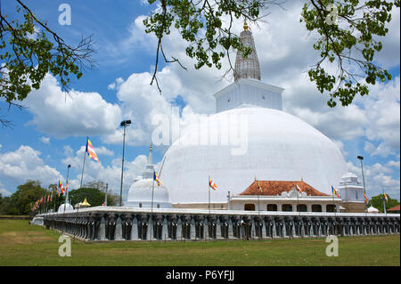 Ruvanvelisaya Dagoba, Anuradhapura, (UNESCO World Heritage Site), North Central Province, Sri Lanka Stock Photo