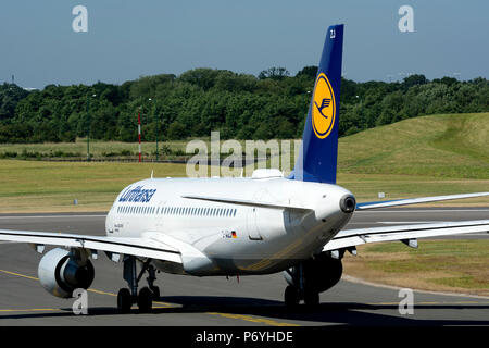Lufthansa Airbus A320-200 taxiing for take off at Birmingham