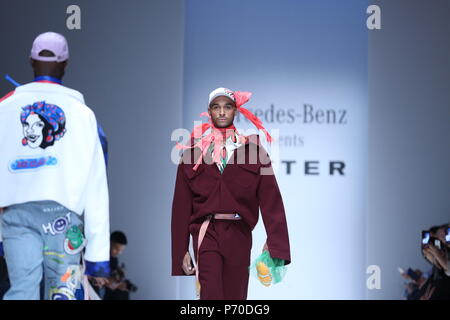 Berlin, Germany. 03rd July, 2018. Berlin: The photo shows a model on the catwalk with the spring/summer 2019 collection by the Botter. Credit: Simone Kuhlmey/Pacific Press/Alamy Live News Stock Photo