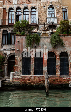 Renaissance arched windows in Venice, Italy Stock Photo - Alamy