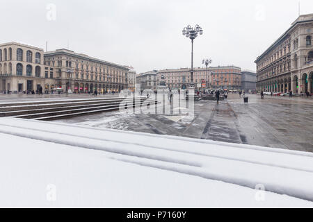 Piazza Duomo (Duomo Square) after a snowfall, Milan, Lombardy, Northern Italy, Italy, Europe Stock Photo