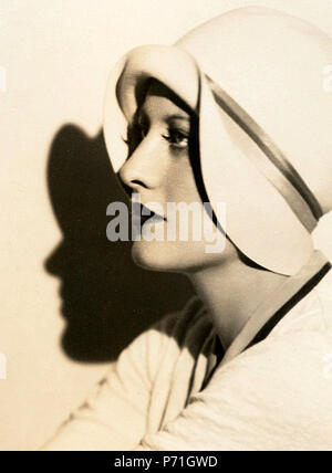 English: Joan Crawford . circa 1930 13 RH Louise Crawford25 Stock Photo