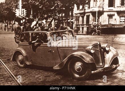 GUERRA CIVIL ESPAÑOLA 1936 - 1939.  EL ALTO DEL LEON. LAS TROPAS DEL  LLAMADO BANDO NACIONAL , LUCHAN EN GUADARRAMA . DIBUJO DE CARLOS VAZQUEZ  Stock Photo - Alamy