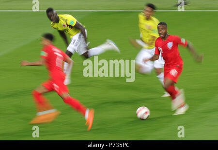 03 July 2018, Russia, Moscow: Soccer, FIFA World Cup, round of 16, Colombia vs England at the Spartak Stadium. Colombia's Yerry Mina (c) and England's Harry Kane (l). Photo: Christian Charisius/dpa Stock Photo