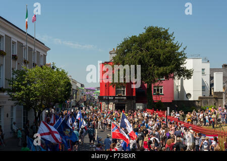 People outside the Town Hall for the 4th of July Independence Day celebrations in Killarney, County Kerry, Ireland Stock Photo