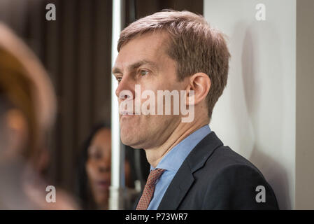 2 Savoy Place, London, UK. 30th June 2016. Labour's chief spin doctor attends Anti-Semitism inquiry chaired by Shami Chakrabarti.  // Lee Thomas, Flat Stock Photo