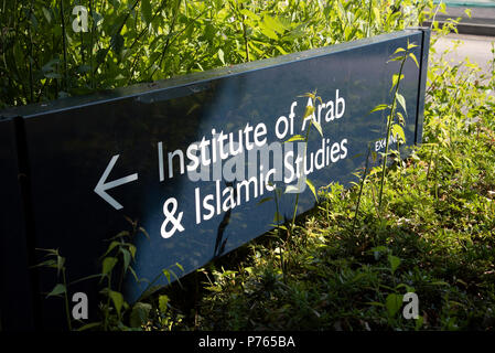 Exeter University, The Streatham Campus, Exeter, Devon, England, UK. The Institute of Arab & Islamic Studies building sign board. Stock Photo