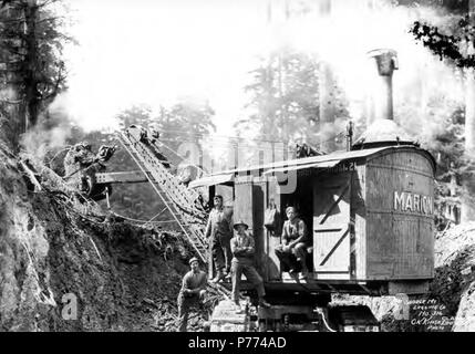 . English: Marion crawler steam shovel, Saddle Mountain Logging Company, Clatsop County, ca. 1921 . English: Caption on image: Saddle Mt Logging Co No 316 PH Coll 516.3077 Logging company pictured is likely the Saddle Mountain Logging Company, which was based in Astoria in Clatsop County, not to be confused with the Saddle Mountain Lumber Company of Klamath Falls. The Saddle Mountain Logging Company was organized in 1920 and sold its property in 1922 to the Eastern & Western Lumber Company, along with 25 miles of railroad known as the Lewis & Clark Railroad. The company was dissolved the follo Stock Photo