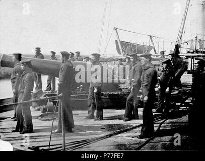 USS Unadilla firing evening gun Stock Photo - Alamy