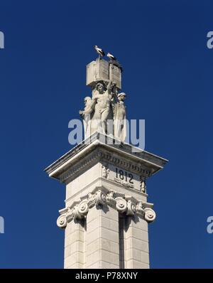 MONUMENTO A LA CONSTITUCION DE 1812. Conocido como 'MONUMENTO DE LAS CORTES'. Realizado en 1912 como conmemoración del centenario de la Constitución de 1812, en la Plaza de España. Obra del arquitecto Modesto López Otero y del escultor Aniceto MARINAS (1866-1953). Detallle de la parte superior. CADIZ. Andalucía. España. Stock Photo