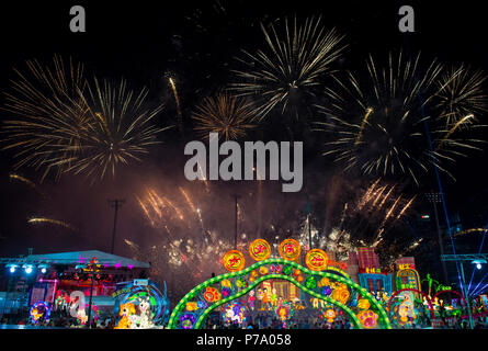 Fireworks during the lanterns at River Hongbao celebration in Singapore Stock Photo