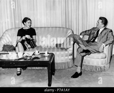 kirk douglas, anne buydens, 60s Stock Photo - Alamy