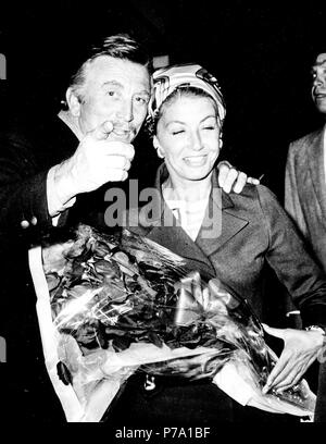 kirk douglas, anne buydens, 60s Stock Photo - Alamy