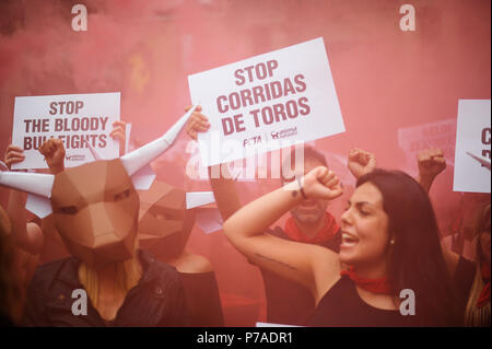 Pamplona, Spain. 5th July, 2018. Activists from PETA and AnimaNaturalis stage a protest in Pamplona on July 5, 2018 ahead of the San Fermin festival and its infamous running of the bulls. The organizations demand that the festival be stopped due to animal cruelty. Credit: Mikel Cia Da Riva/Alamy Live News Stock Photo