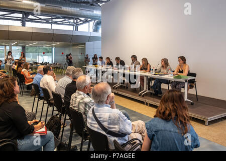 Barcelona, Catalonia, Spain. 5th July, 2018. General view of the room where the public auction was held.The popular mobilization against the public auction of a set of properties corresponding to intestate inheritances has managed to delay the start of the auction scheduled for 10:00 a.m. In spite of the strong popular resistance, the auctioneers and buyers have been accessing the site with the help of the Catalan police Mossos d'Esquadra. Throughout the morning there have been small confrontations between activists and police. Credit: Paco Freire/SOPA Images/ZUMA Wire/Alamy Live News Stock Photo