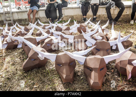 Pamplona, Navarra, Spain. 5th July, 2018. Paperboard bullhead mask during the preparations of a protest against the animal cruelty in bullfightings before the San Fermin celebrations in Pamplona, Spain. Credit: Celestino Arce/ZUMA Wire/Alamy Live News Stock Photo