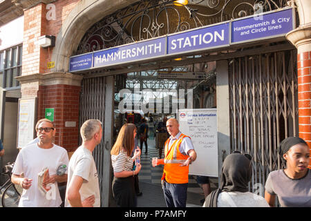 The Hammersmith and City Line was suspended this evening due to a signal failure causing travel chaos in London Stock Photo