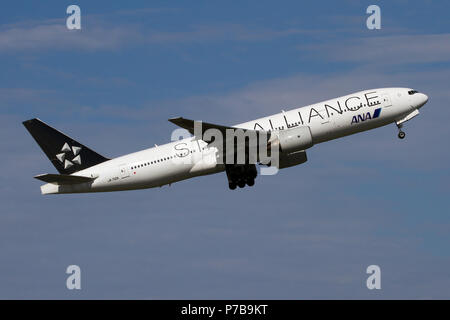 All Nippon Airways (ANA) Boeing 777-200 in Star Alliance livery taking off from Tokyo Haneda airport Stock Photo