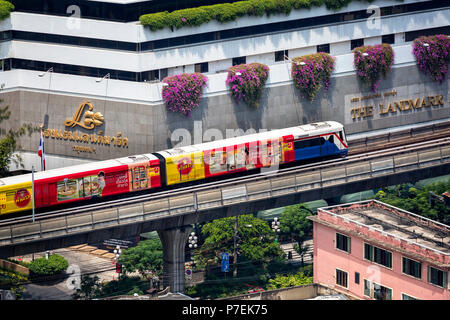 Bts Skytrain Route On Sukhumvit Line In Central Bangkok Thailand Stock Bts Skytrain Route On Sukhumvit Line In Central Bangkok Thailand Stock