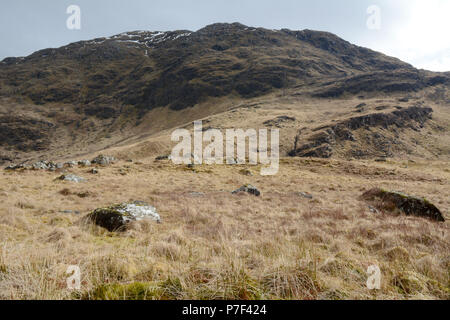 The mountains along the trail leading from Inverie to Kinloch Hourn in the Scottish Highlands, Knoydart Peninsula, northwest Scotland, Great Britain. Stock Photo