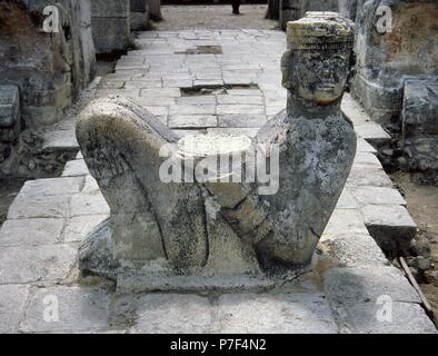 Mexico. Chichen Itza. Temple of Warrior. Enrance with Chac Mool sacrifical stone. 900-1200 AD. Maya-Toltec. Yucatan. Stock Photo