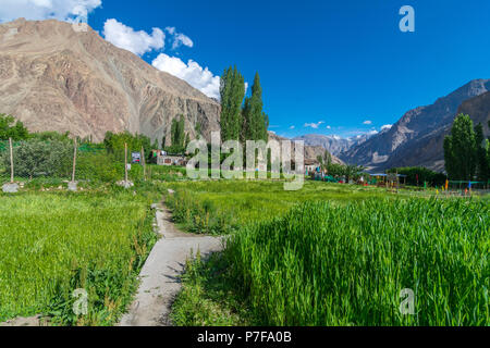 Beautiful mountain landscape of Turtuk valley and the Shyok river ...