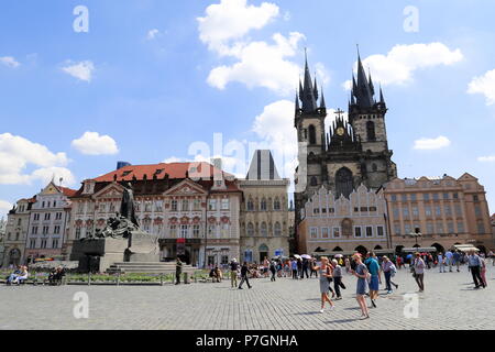 Jan Hus Monument, Kinský Palace and Church of Our Lady before Týn, Old Town Square, Staré Město (Old Town), Prague, Czechia (Czech Republic), Europe Stock Photo