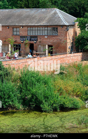 Hereford Herefordshire De Koffie Pot a popular coffee house and bar beside the River Wye Stock Photo