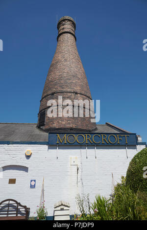 Moorcroft Pottery Visitor Centre with Bottle Kiln Burslem Stoke on Trent Staffordshire England UK Stock Photo