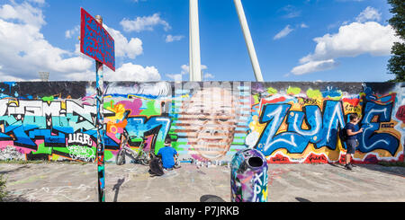 Germany, Berlin, Prenzlauer Berg district, 'Mauerpark' (linear public park), former part of Berlin Wall, former border strip, graffiti, graffiti artists Stock Photo